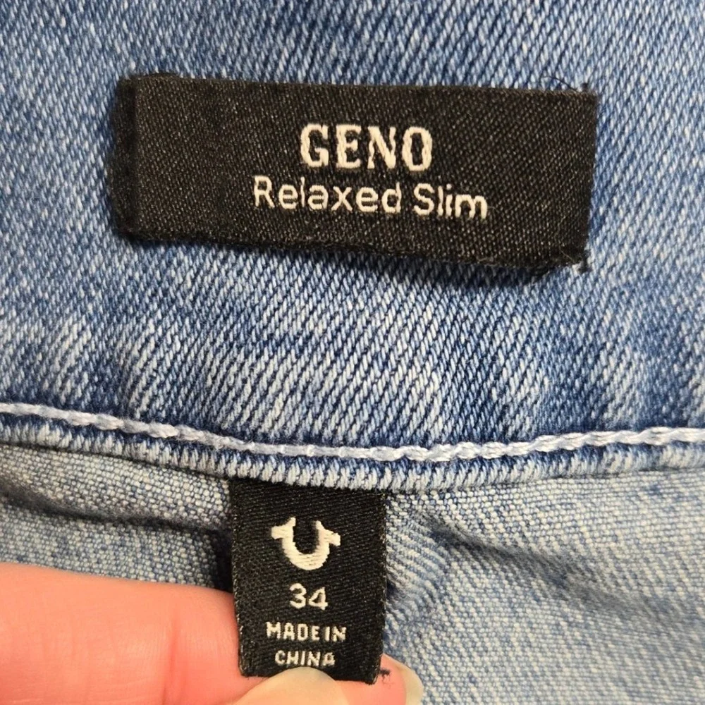 True Religion Geno Relaxed Slim Jeans 34 Light‎ Wash Red Stitch Logo Streetwear